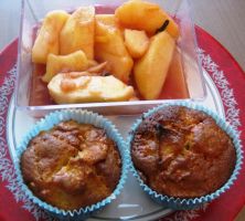 Almás muffin, vörösborban puhult almagerezdekkel