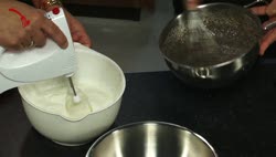 Mákparfé elkészítése/formába öntése