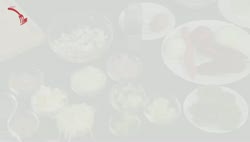 Pulykamell zöld currymártással és piros zöldségekkel